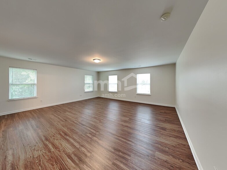 Building Photo - 14404 Waterlyn Dr