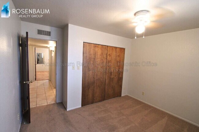 Building Photo - 1008 N Pueblo Dr