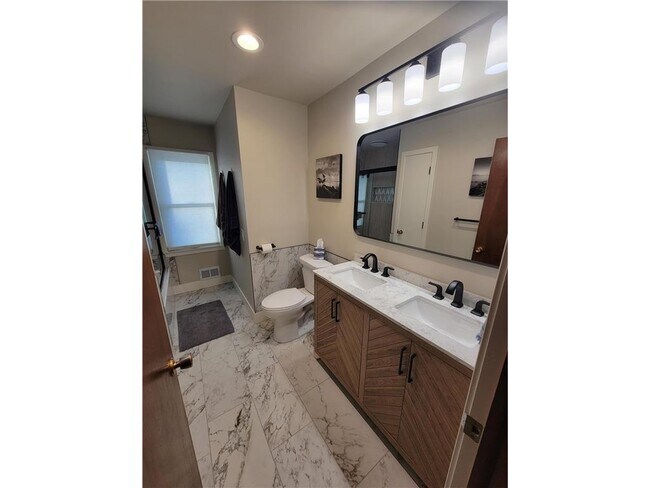 Building Photo - 8213 Quinn Rd