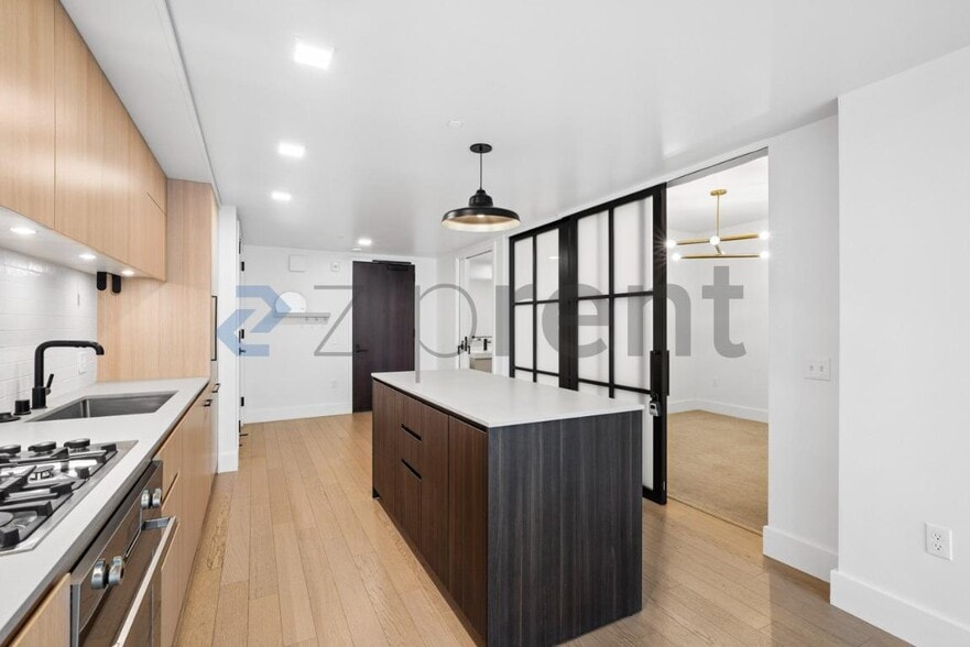 Building Photo - Unit 214