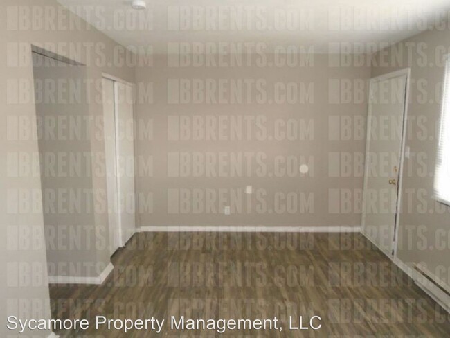 Building Photo - 410 Mars Dr