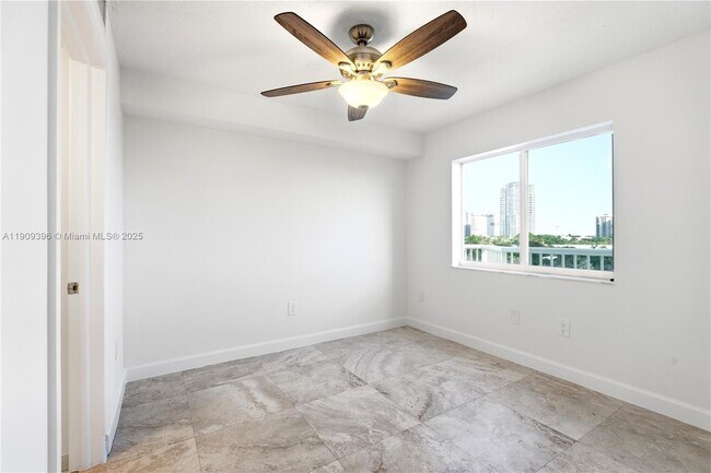 Building Photo - 280 SW 20th Rd