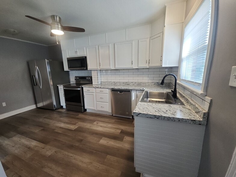 Building Photo - 1056 Campbell St