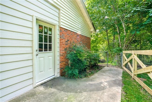 Building Photo - 2174 GA-323