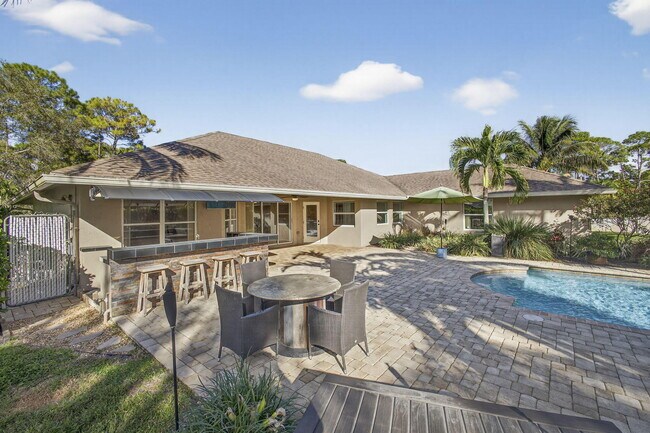 Building Photo - 11646 63rd Ln N