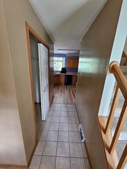 Building Photo - 120 Kayaderosseras Dr