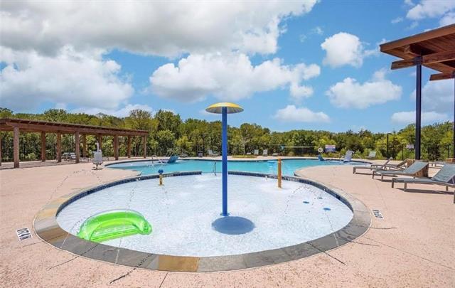 Building Photo - 636 Lazy River Dr