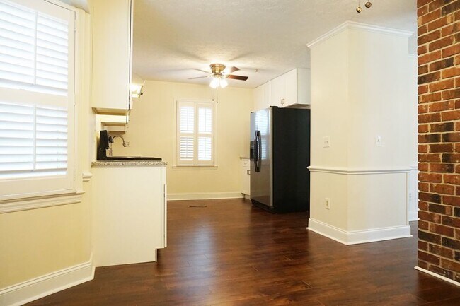 Building Photo - 318 Foxhall Ct