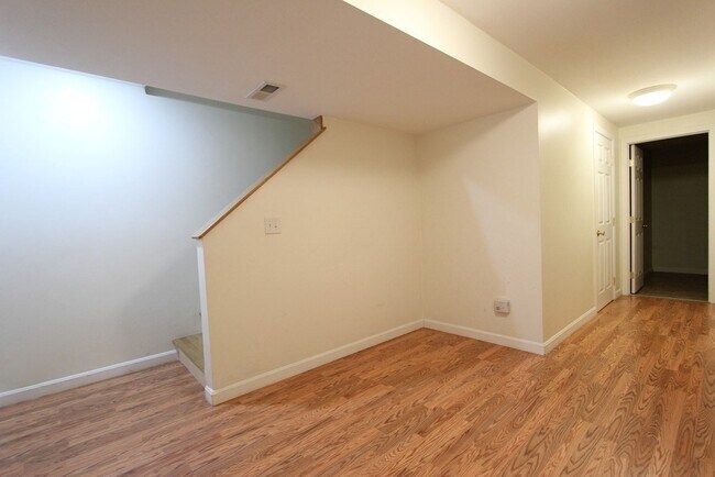 Building Photo - 49 Wyman St