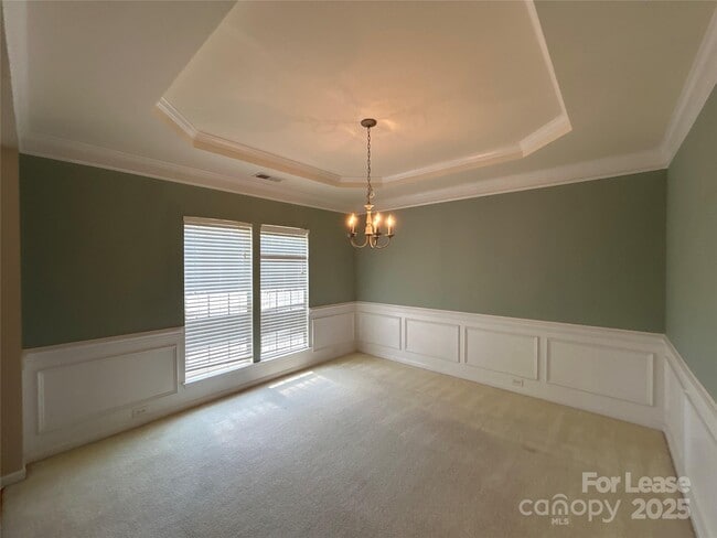 Building Photo - 8130 Bridgegate Dr