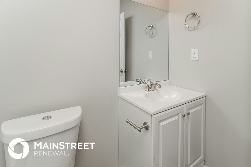 Building Photo - 1100 Overlook Dr