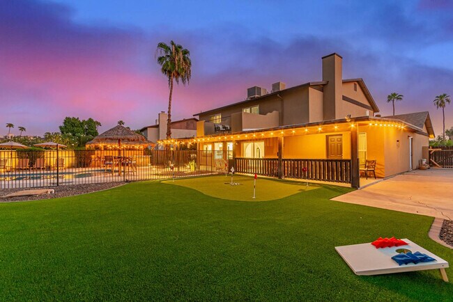 Building Photo - 4432 E Paradise Ln