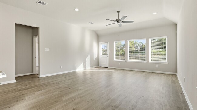 Building Photo - 3918 Sugardale St