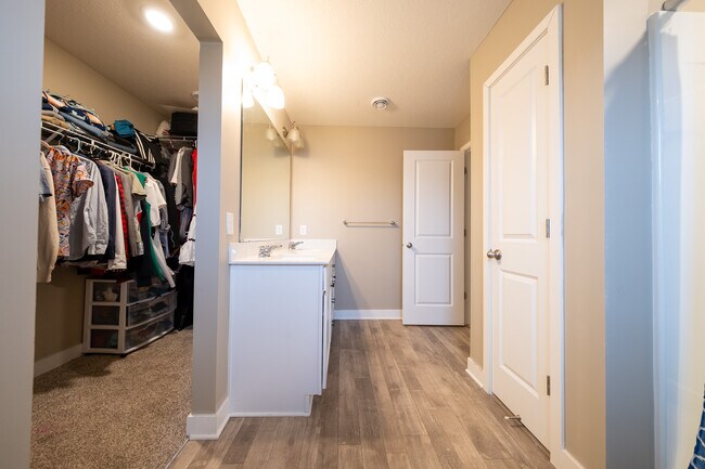 Building Photo - 13864 Kaylemore Trl