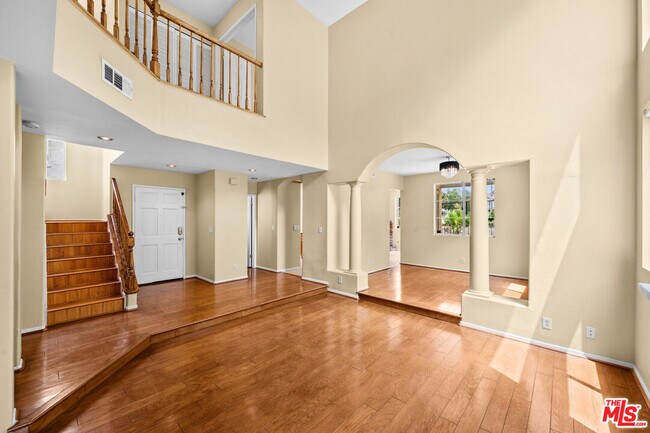 Building Photo - 18639 W Nathan Hill Dr