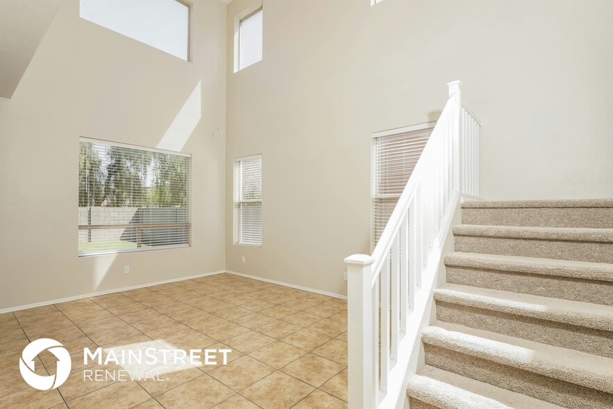 Building Photo - 11430 W Yuma St