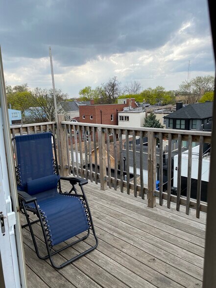 Building Photo - 3326 N Bell Ave