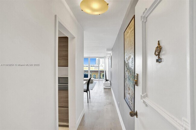 Building Photo - 3140 S Ocean Dr