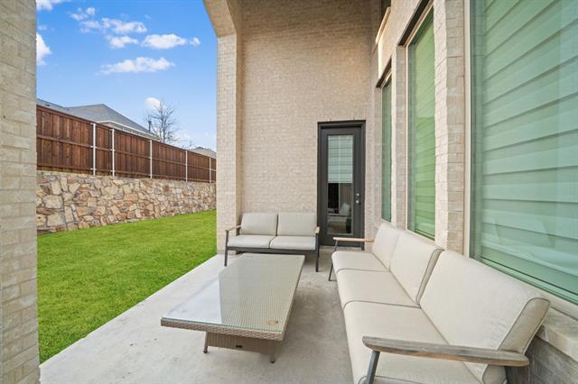 Building Photo - 8213 Legacy Oak Dr
