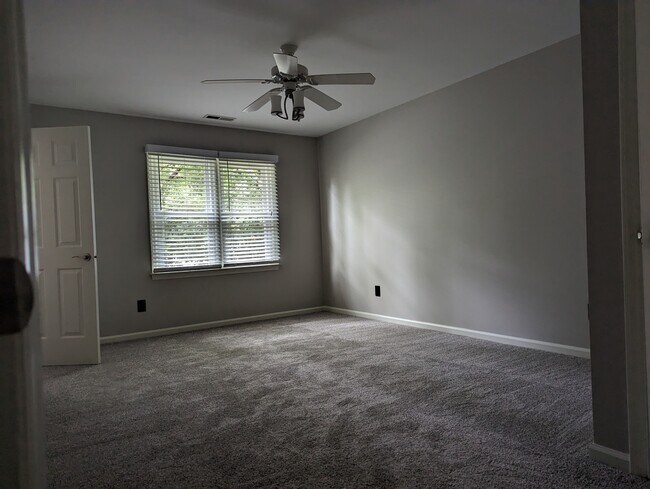 Building Photo - 300 Arlington Ridge