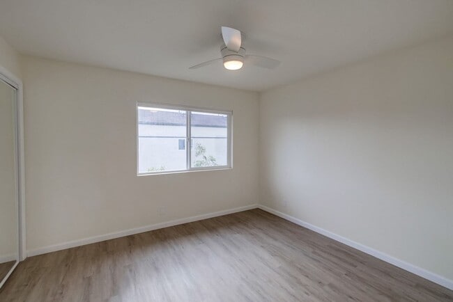 Building Photo - 660 N Hickory St
