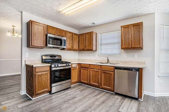 Building Photo - 1730 Bennett Dr