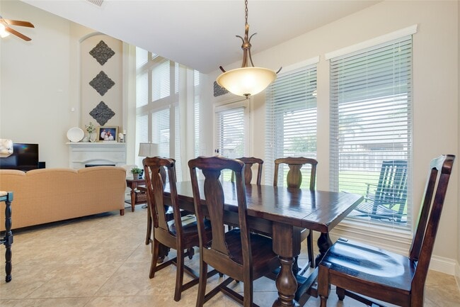 Building Photo - 27707 Lodgemist Ct