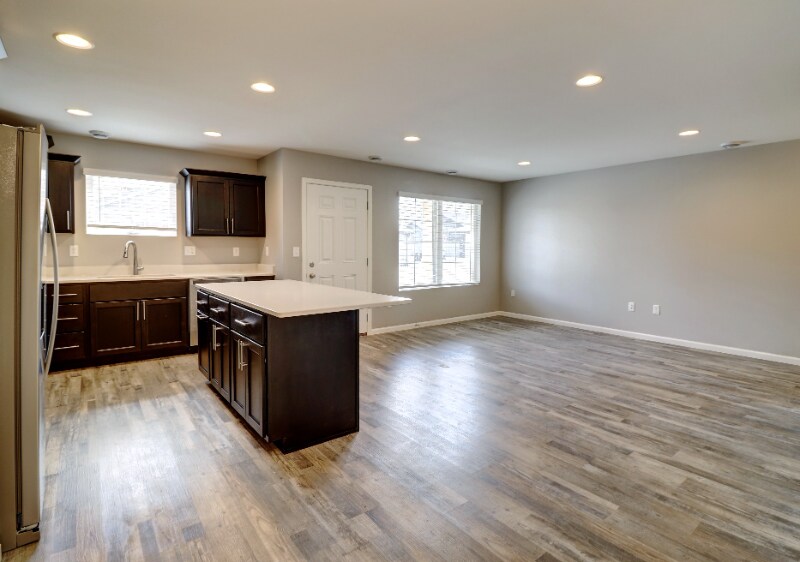 Building Photo - 3338 6th Way E