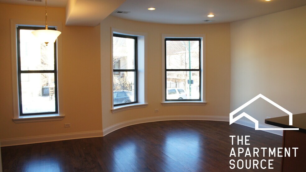 Building Photo - 2840 N Albany Ave