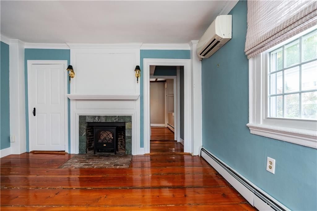 Building Photo - 19 King St