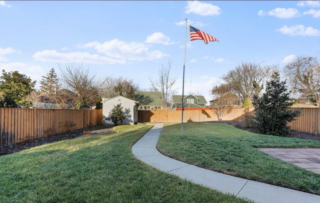 Building Photo - 130 Montague Ave