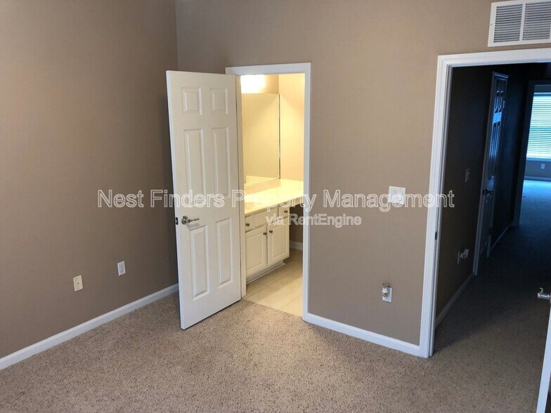 Building Photo - 8078 Summer Cove Ct