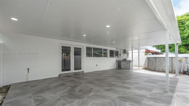 Building Photo - 11421 SW 84th St