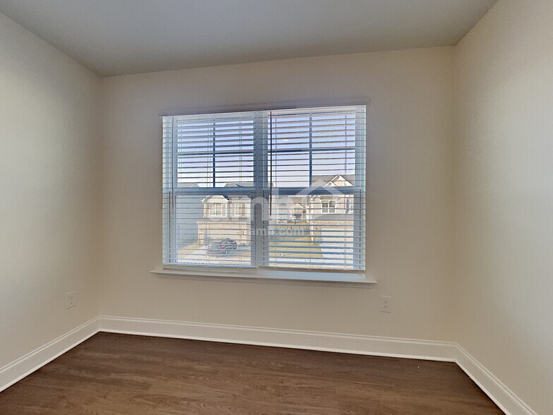 Building Photo - 581 Woodall Rd