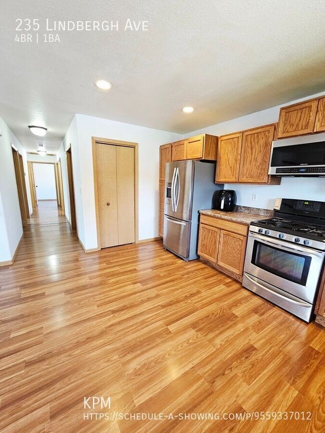 Building Photo - 235 Lindbergh Ave