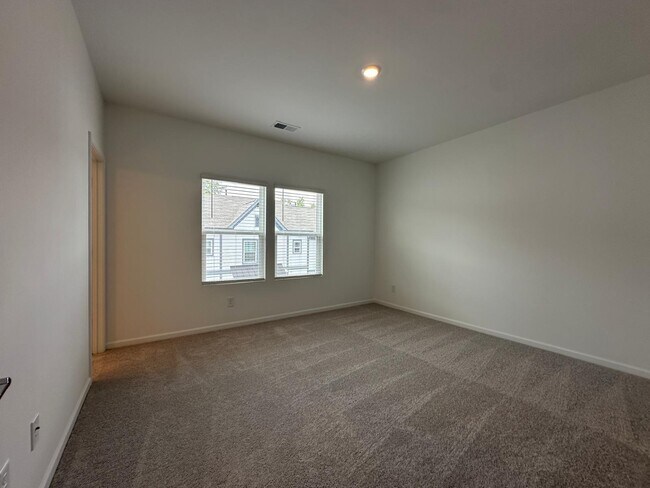 Building Photo - 1728 Blanche St
