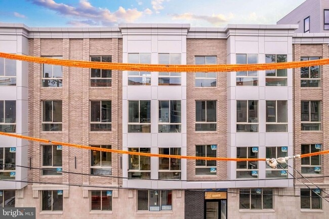 Building Photo - 1223 N 7th St