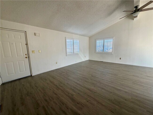 Building Photo - 1660 Kyle Ave