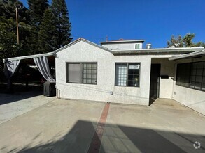 Building Photo - 1513 N Catalina St