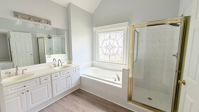 Building Photo - 1496 Brentwood Dr