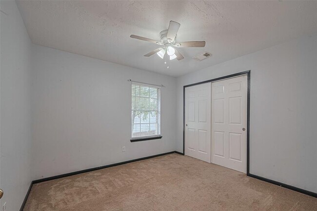 Building Photo - 1439 El Camino Village Dr