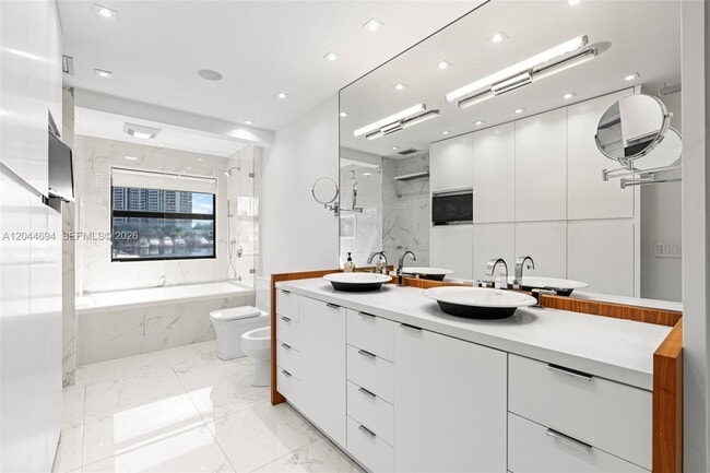Building Photo - 21145 Helmsman Dr