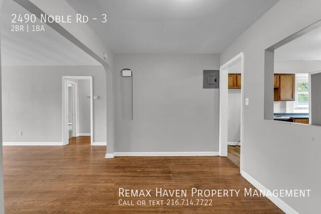 Building Photo - 2490 Noble Rd., Cleveland Hts - Apt #3 - 2...