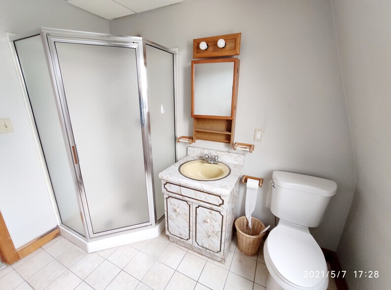 Building Photo - 27 Lexington St