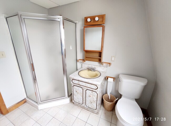 Building Photo - 27 Lexington St