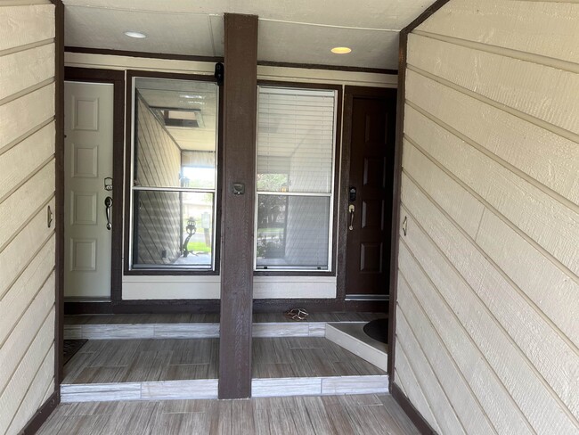 Building Photo - 116 Dawn