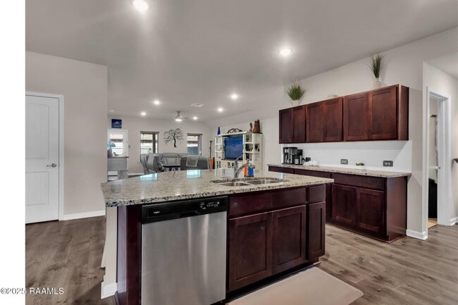 Building Photo - 101 Chestnut Oak Dr