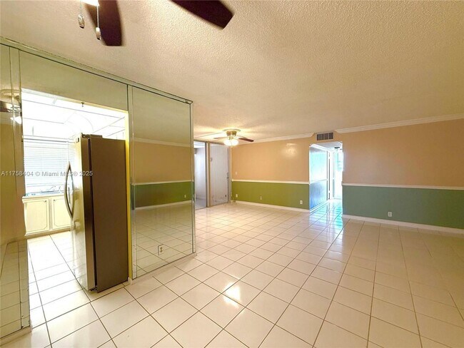 Primary Photo - 920 NE 199th St