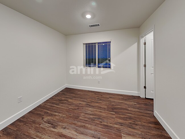 Building Photo - 15012 W 82nd Pl