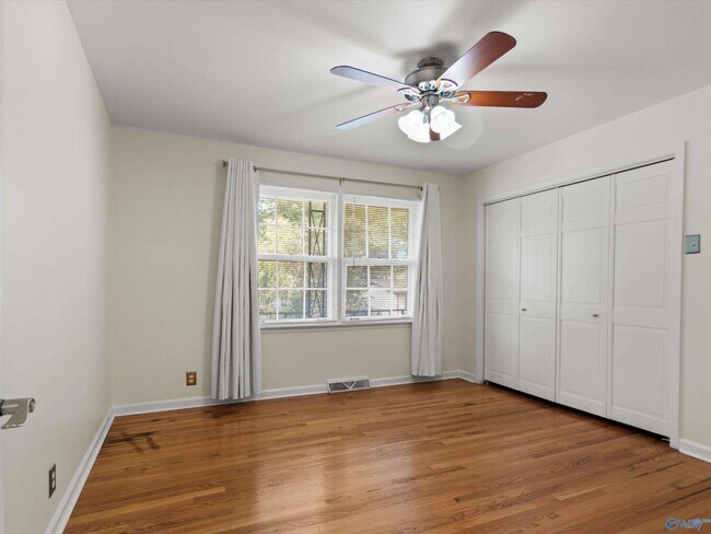 Building Photo - 826 Eldorado Ave SE